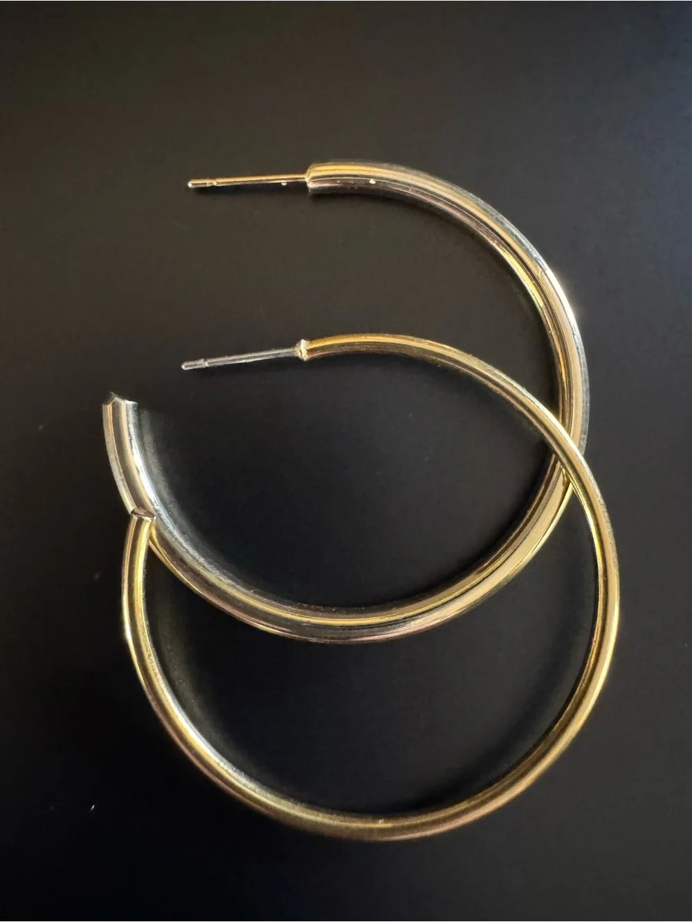 Gold Tone Hoop Earrings 1.5” Lightweight Classic Everyday Hoops